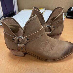 Lucky Brand Bashira Women 9 M Leather Ankle Booties Sesame Feliz Leather